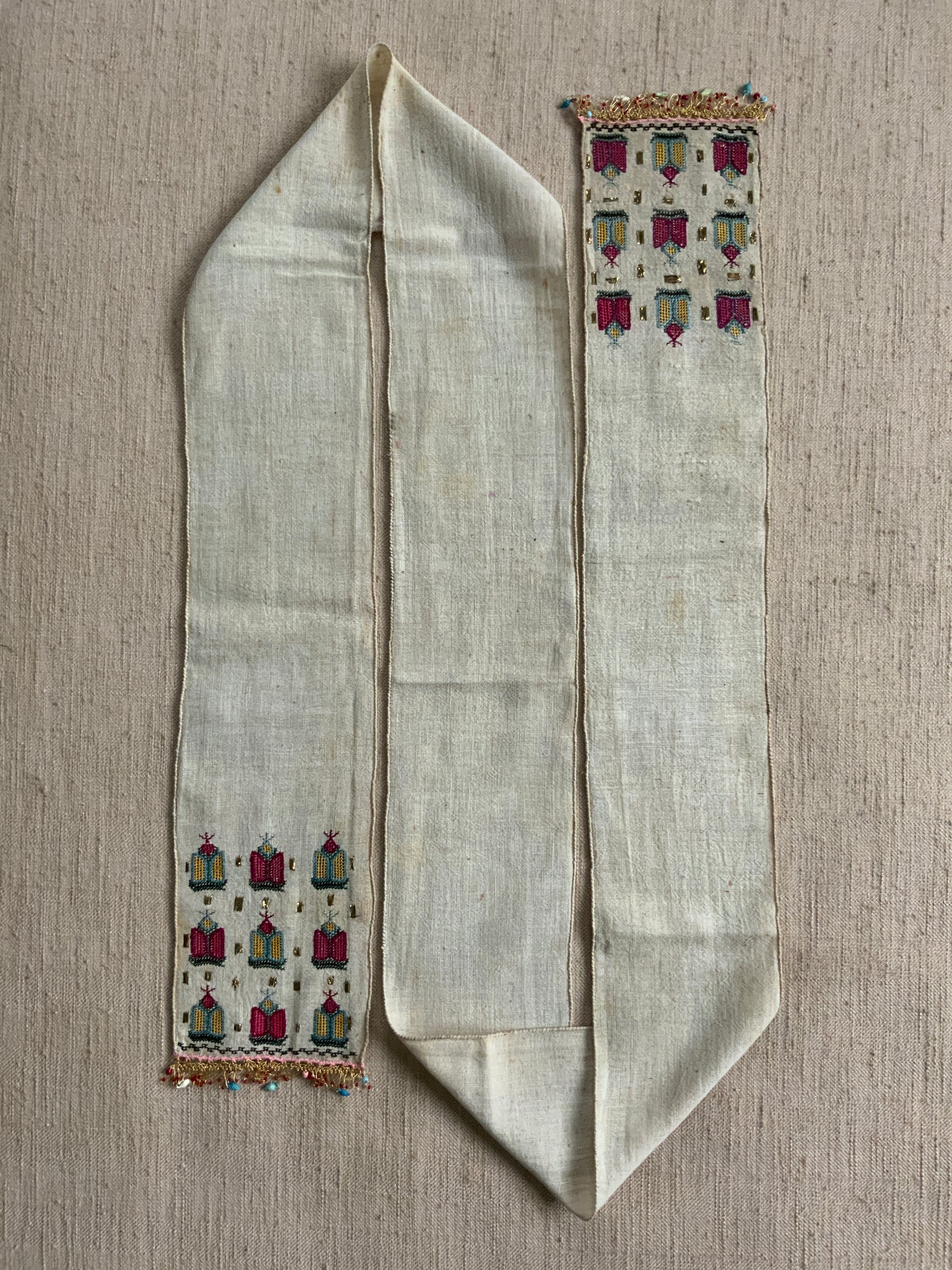 Turkish vintage embroidery band (220 x 13cm)