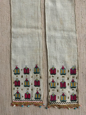 Turkish vintage embroidery band (220 x 13cm)