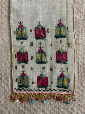 Turkish vintage embroidery band (220 x 13cm)