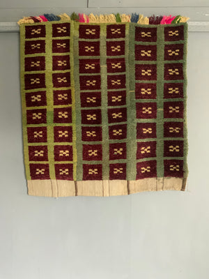 Turkish looped pile Çeki Tülü rug (115 x 108cm)