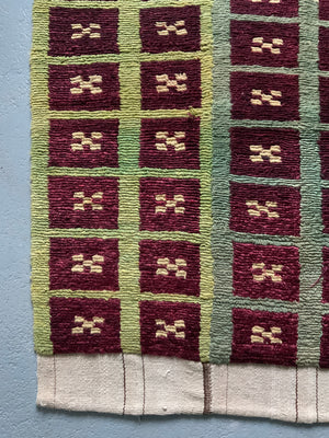 Turkish looped pile Çeki Tülü rug (115 x 108cm)