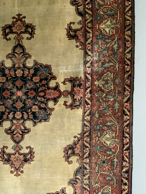 Sarouk antique rug (196 x 128cm)