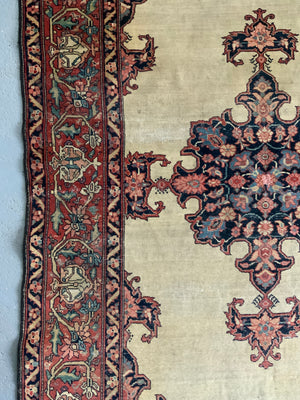 Sarouk antique rug (196 x 128cm)