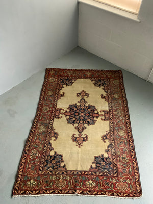 Sarouk antique rug (196 x 128cm)