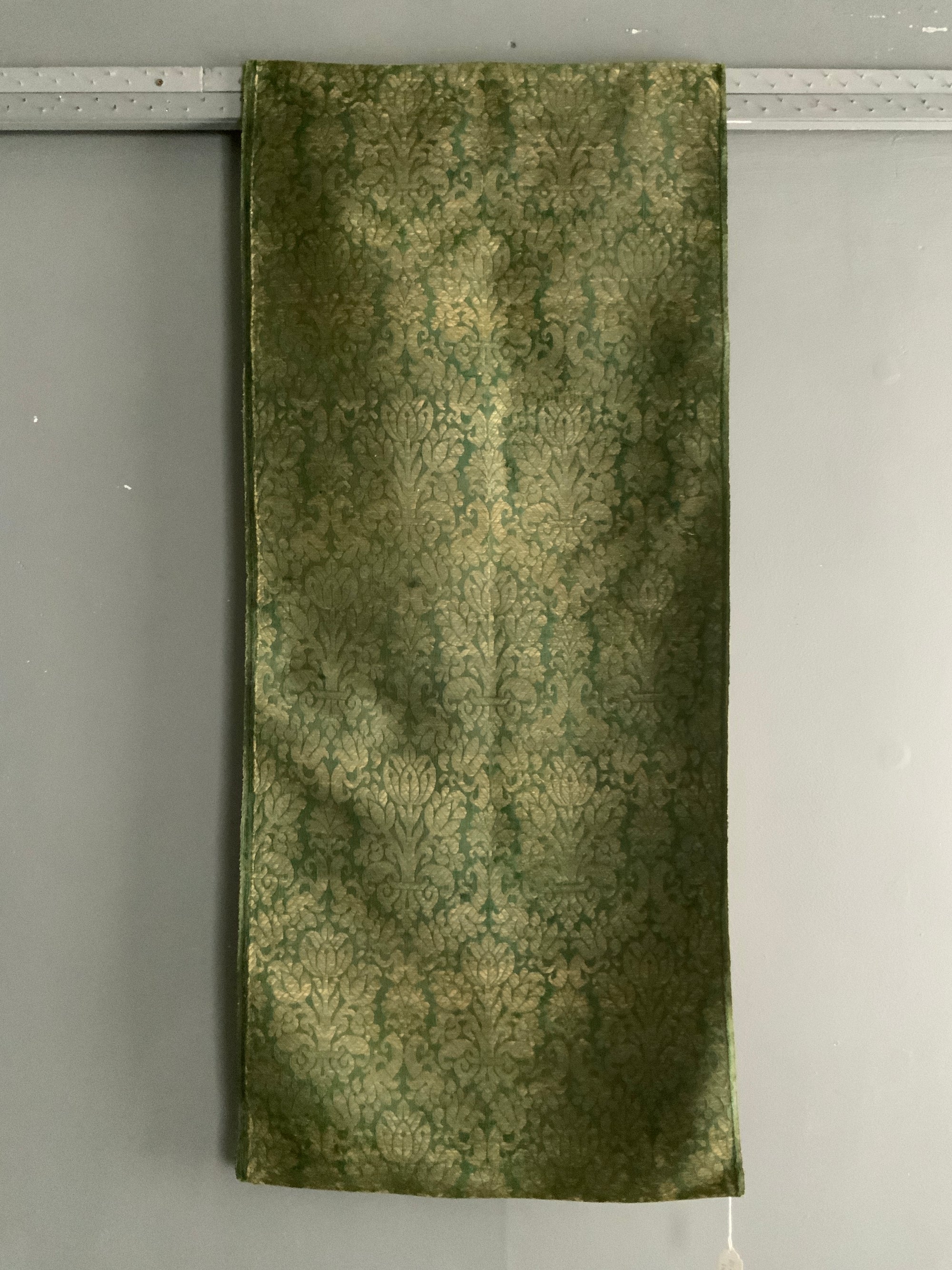 Italian style brocade on green (117 x 52)