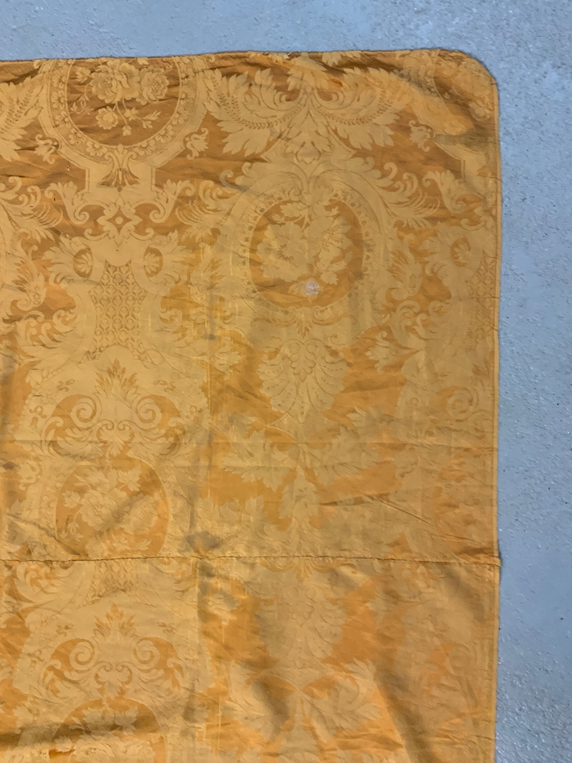 European tan yellow silk (178 x 134cm)