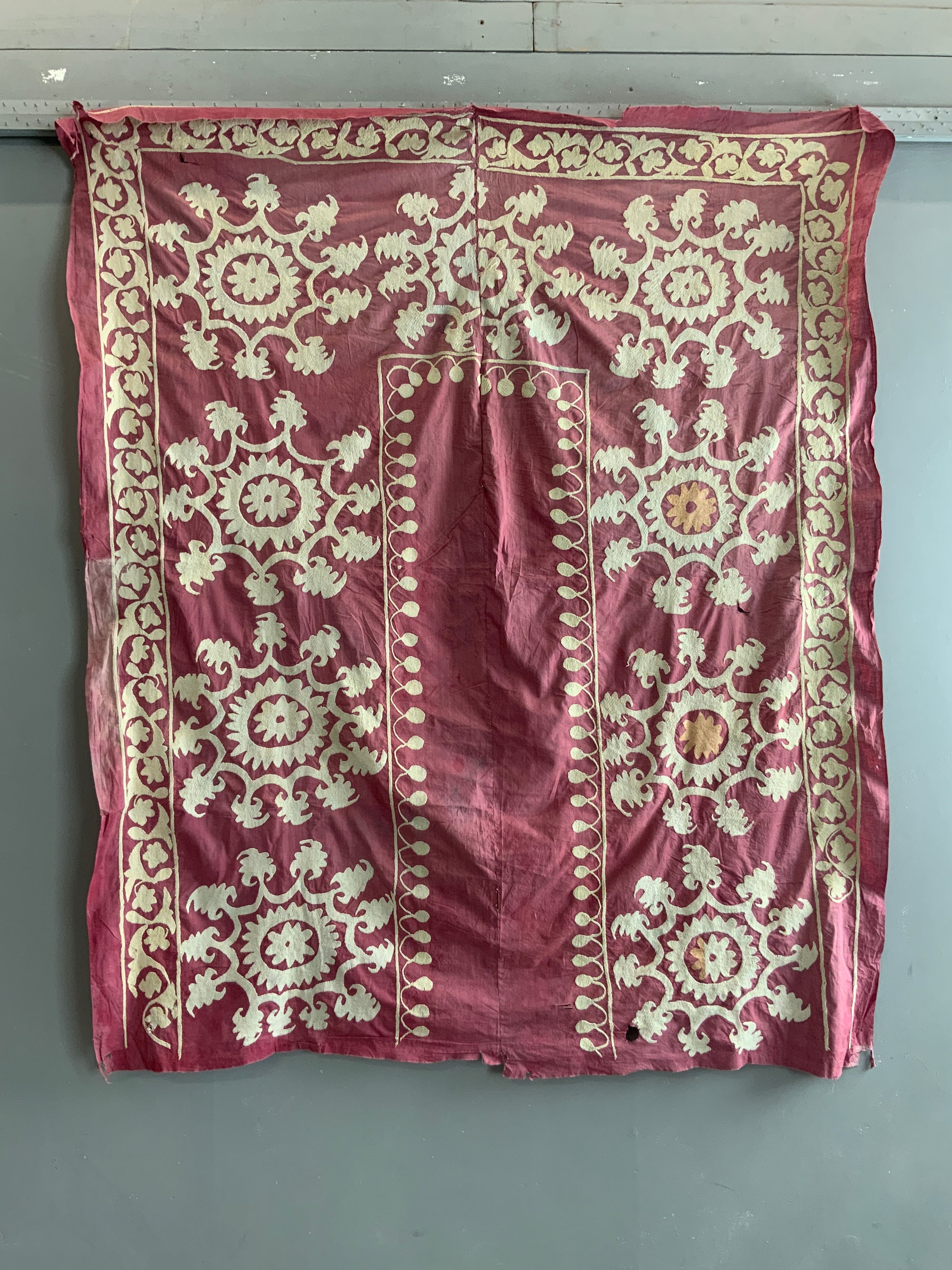 Tajik vintage Suzani af *  (178 x 150)