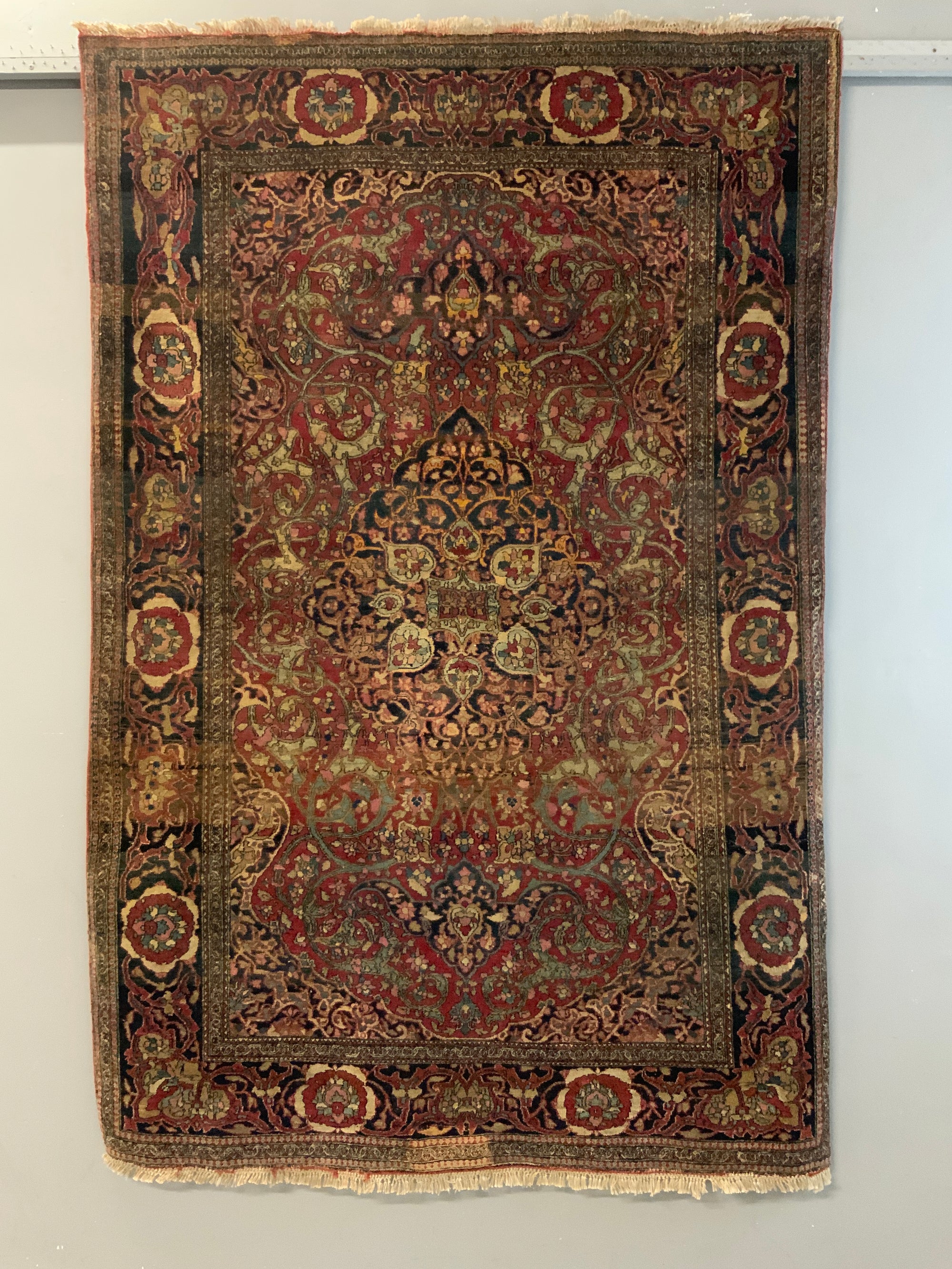 Isphahani vintage rug (208 x 132cm)