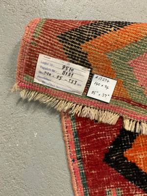 Gabbeh rug with zigzag design (140 x 94cm)