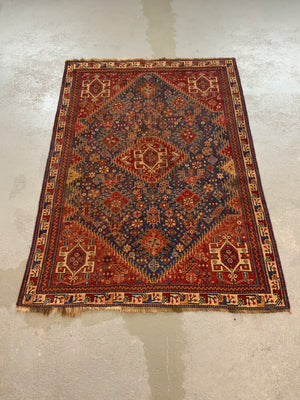 Qasgai antique rug with medallion (192 x 143cm)