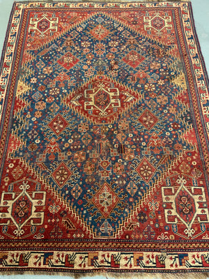 Qasgai antique rug with medallion (192 x 143cm)