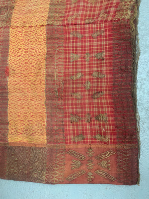 Sumatran Minangkabau silk / gilt selendang (258 x 83cm)