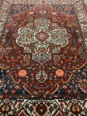 Bactiari medallion carpet (399 x 319cm)