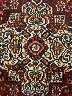 Bactiari medallion carpet (399 x 319cm)