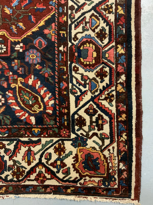 Bactiari medallion carpet (399 x 319cm)