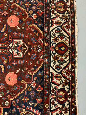 Bactiari medallion carpet (399 x 319cm)