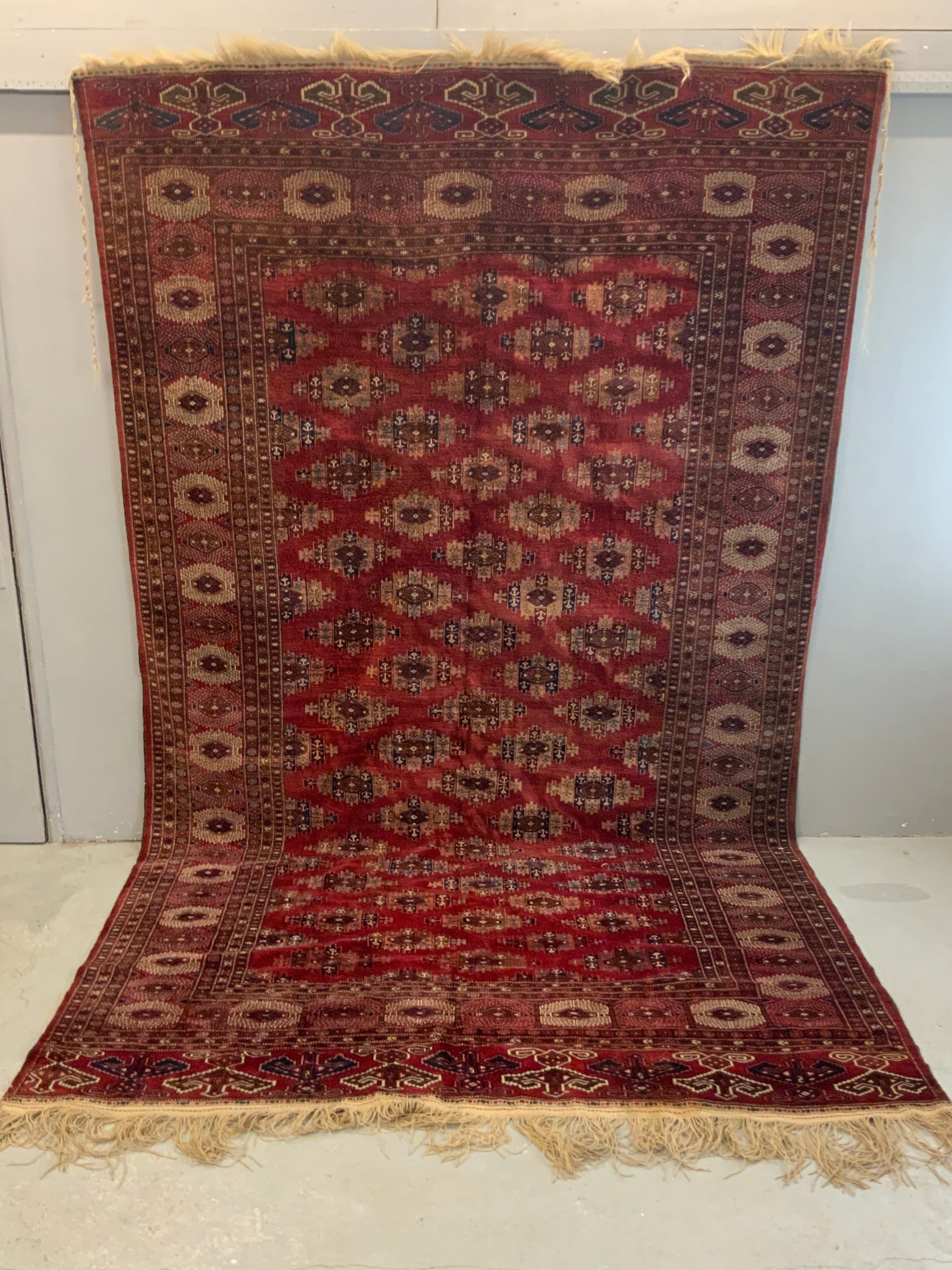 Turkmen Yomut carpet (377 x 221cm)