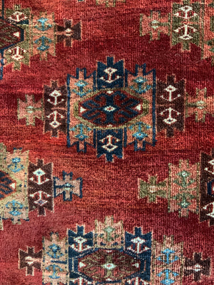 Turkmen Yomut carpet (377 x 221cm)