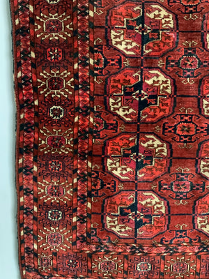 Turkmen antique Tekke small rug (136 x 108cm)