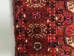 Turkmen antique Tekke small rug (136 x 108cm)