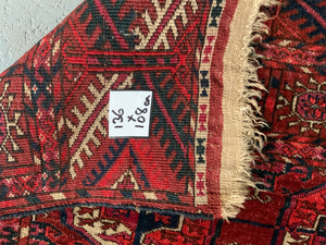 Turkmen antique Tekke small rug (136 x 108cm)