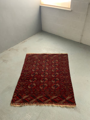 Turkmen antique Tekke small rug (136 x 108cm)