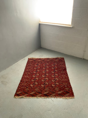 Turkmen antique Tekke small rug (136 x 108cm)