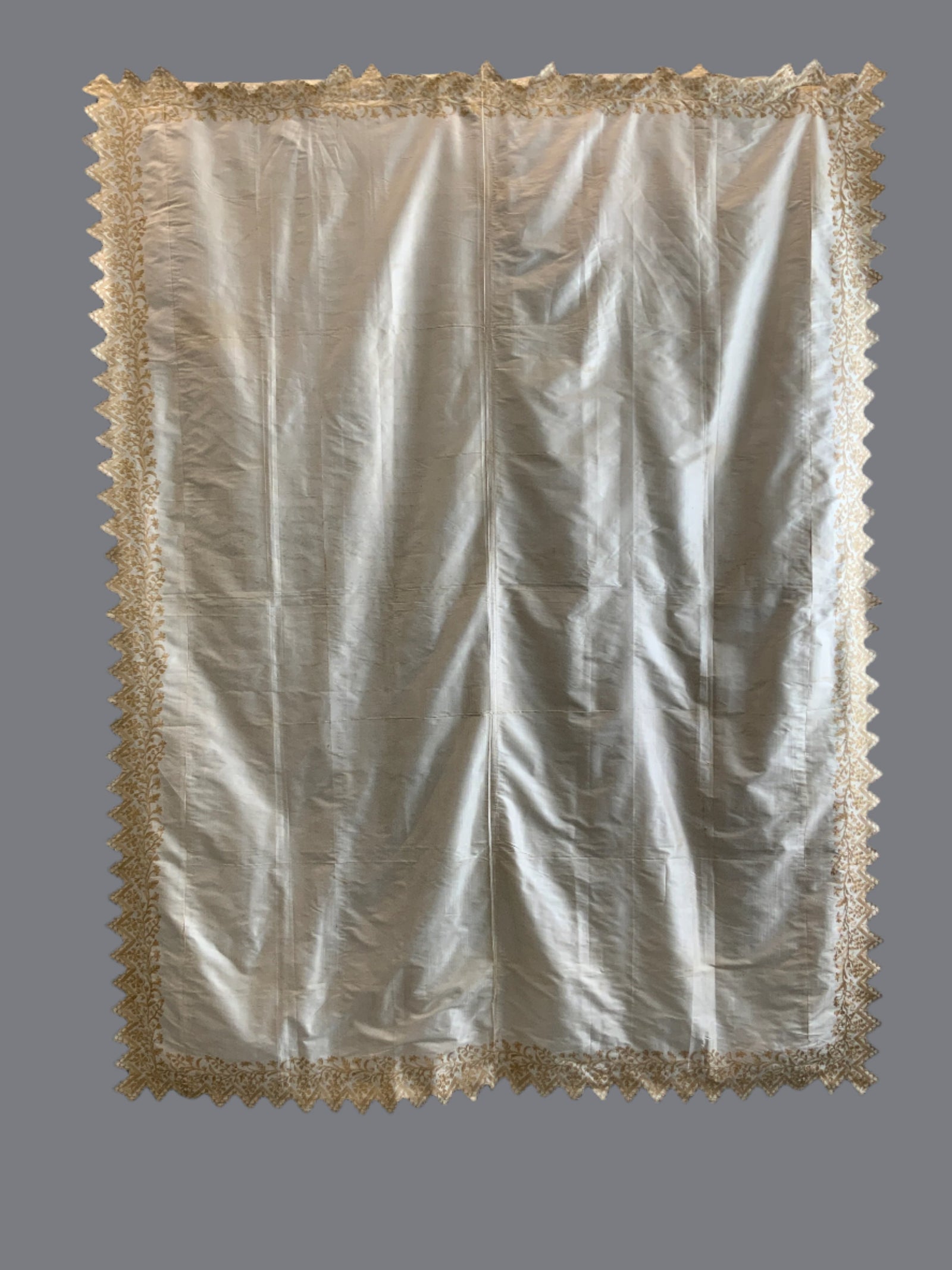 Aleppo Ottoman period Aghahbani edged silk bedcover (225 x 174cm)