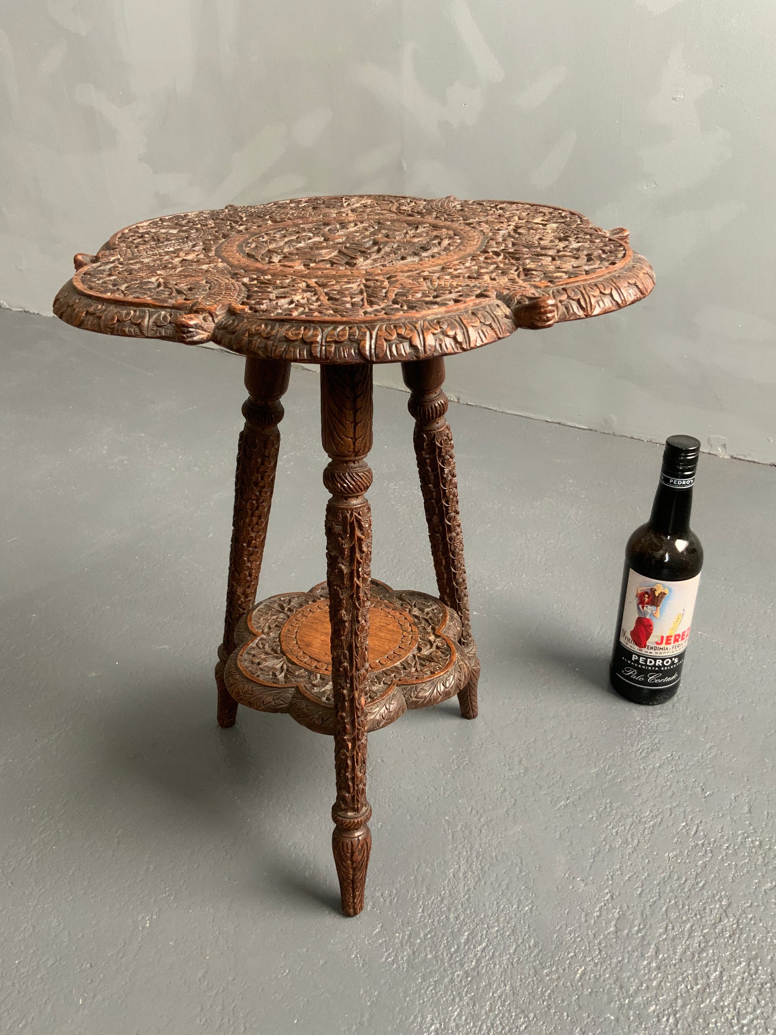 South Indian rosewood tripod table (52 x 42cm)