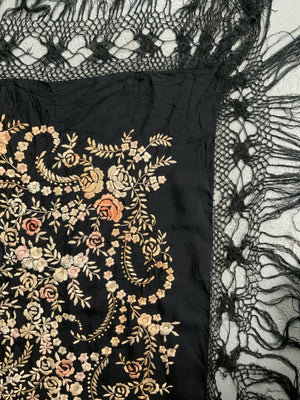 Chinese vintage small silk shawl *af (118 x 102cm)