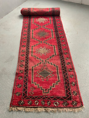 NWP Kurdish vintage red runner (556 x 86cm)
