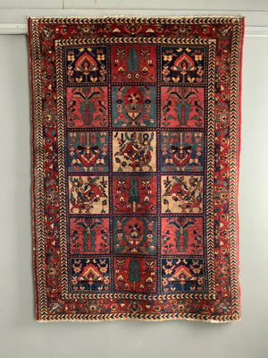 Bactiar rug with compartmental design (196 x 139cm)