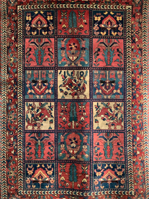 Bactiar rug with compartmental design (196 x 139cm)