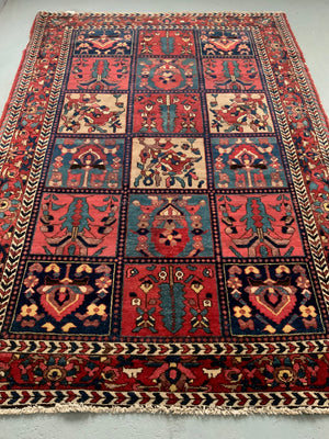 Bactiar rug with compartmental design (196 x 139cm)
