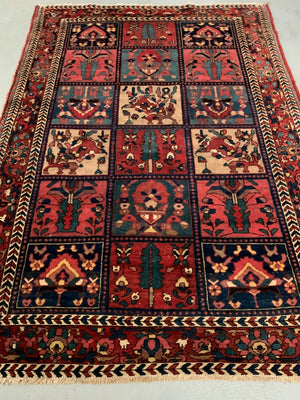 Bactiar rug with compartmental design (196 x 139cm)