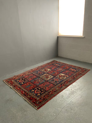 Bactiar rug with compartmental design (196 x 139cm)