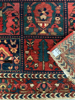 Bactiar rug with compartmental design (196 x 139cm)