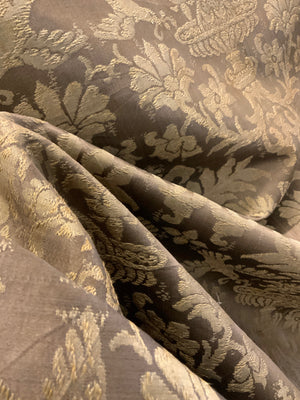 Italian silk vintage damask (145 x 127cm)