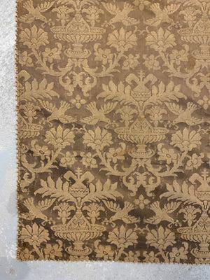 Italian silk vintage damask (145 x 127cm)