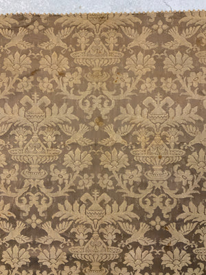 Italian silk vintage damask (145 x 127cm)