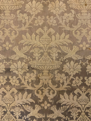Italian silk vintage damask (145 x 127cm)
