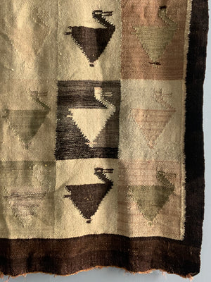 Peruvian / Equadorian tapestry rug (145 x 114cm)