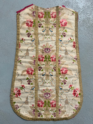 Ecclesiastical chasuble silk on cream (106 x 65cm)