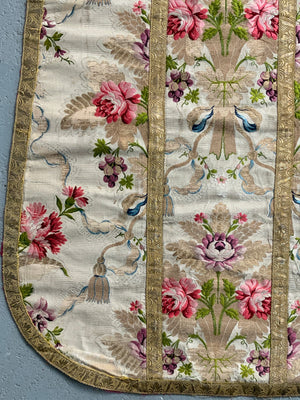 Ecclesiastical chasuble silk on cream (106 x 65cm)