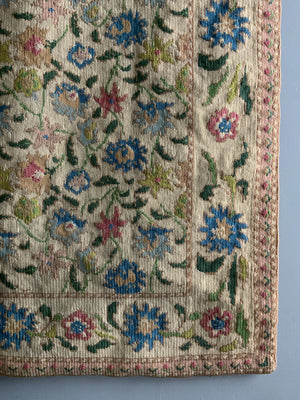 European chainstitch rug (168 x 122cm)