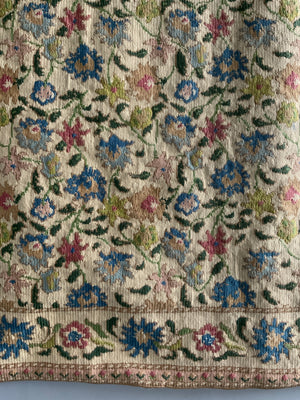 European chainstitch rug (168 x 122cm)