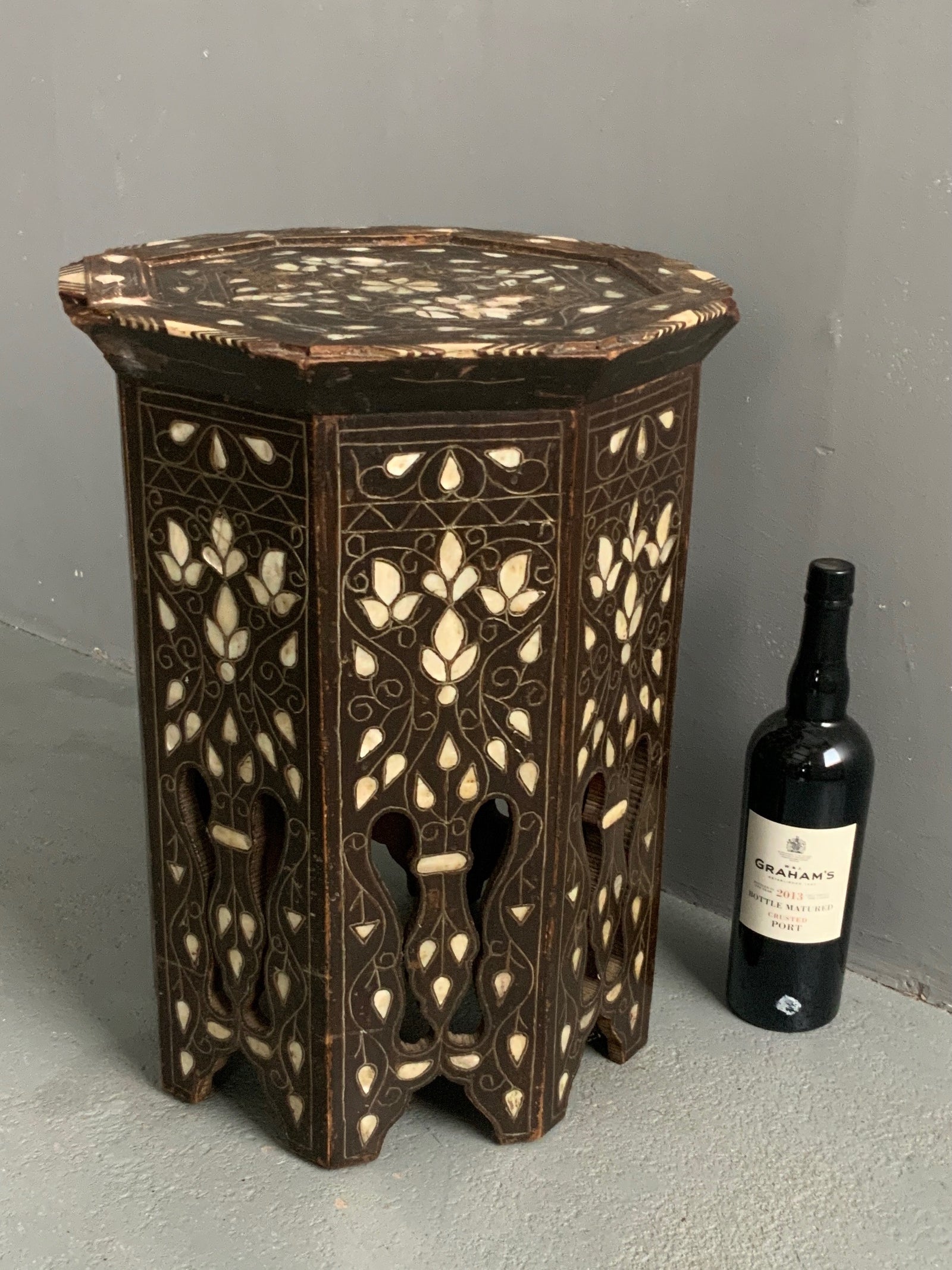 Levantine table (48 x 37cm) *AF