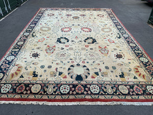 Indian modern oversize carpet (550 x 360cm)