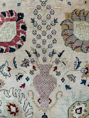 Indian modern oversize carpet (550 x 360cm)