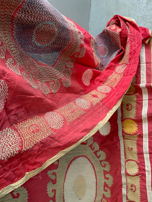 Samarkand large vintage suzani (270 x 224cm)